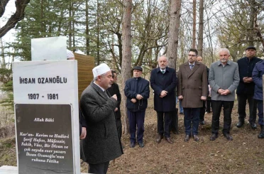 Halk Ozanı İhsan Ozanoğlu vefatının 45. yılında dualarla anıldı 