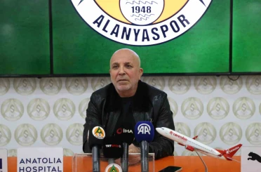 Hasan Çavuşoğlu: "Şimdiye kadar hocamızın oyuncu talebi olmadı" 