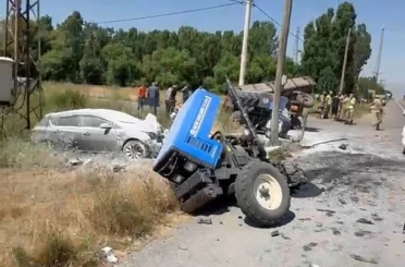 Hasköy’de traktör ile otomobil çarpıştı: 3 yaralı 