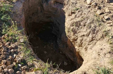 Hasköy’de yüzyıllık mezarlıklara defineci tahribatı 