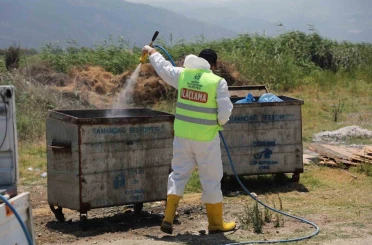 Hatay Büyükşehir Belediyesi il genelinde ilaçlama çalışmalarına aralıksız devam ediyor 