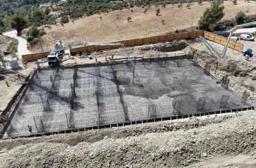 Hatay Büyükşehir Belediyesi, Karlısu Mahallesi’ne çok amaçlı salon inşa ediyor 