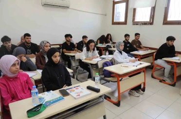 Hatay Büyükşehir Belediyesi kurslarında eğitim alan öğrenciler yüzde 75 başarı oranı sağladı 