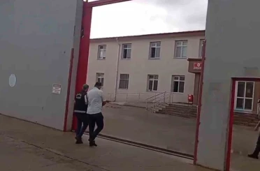 Hatay’da hapis cezasıyla aranan 2 şahıs yakalandı 