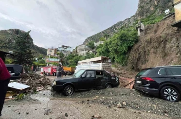 Hatay’da heyelan nedeniyle müstakil ev çöktü: 1 ölü, 2 yaralı 