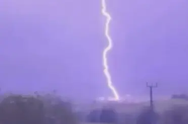 Hatay’da şimşeklerin ardından sağanak yağış etkili oldu