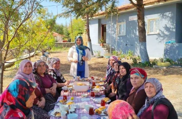 Hatice ebeden çay saatinde sağlık bilgilendirmesi 