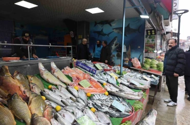 Havaların soğumasıyla birlikte vatandaşların balığa olan rağbeti arttı 