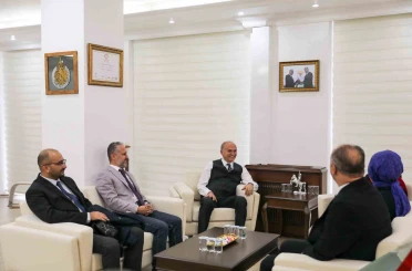 Hayırsever Nursel Metin’den tıbbi cihaz bağışı 