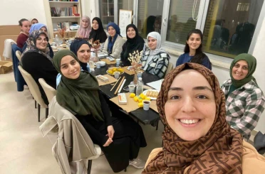 Hem konaklıyorlar hem açılan kurslarla kendilerini geliştiriyorlar 