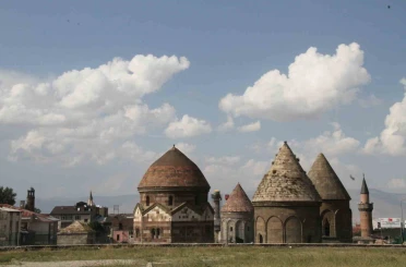 Her kemerde bir dua, her kubbede bir umut 