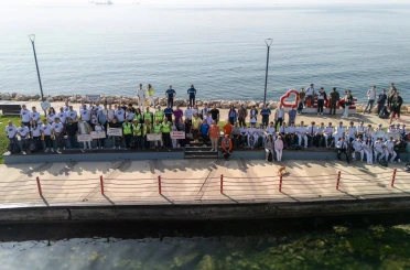 Hereke kıyıları atıklardan temizlendi 