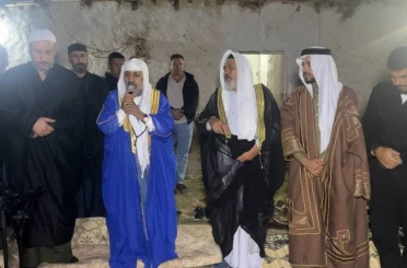 Herkes kendi kendine yanan ev için seferber oldu 