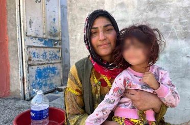 Herkesin gözü önünde dayak yiyen kadından şaşırtan sözler 