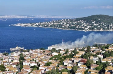 Heybeliada Deniz Harp Okulu’nda çıkan yangın söndürüldü 