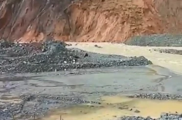 Heyelan nedeniyle açılan alternatif yol sular altında kaldı 