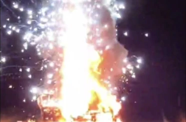 Hilvan’da alev alan otomobil bomba gibi patladı 