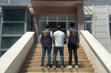 Hırsızlık suçundan aranan şahıs yakalandı 