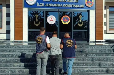 Hırsızlık suçundan aranan şahıs yakalandı 