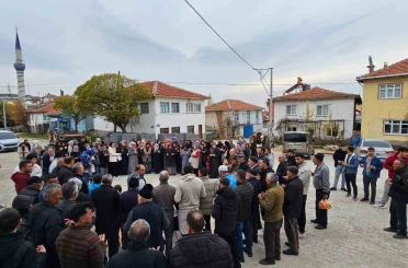 Hisarcık’ta 36 kişilik umre kafilesi kutsal topraklara uğurlandı 