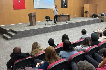 Hisarcık’ta öğrencilere "Sosyal Medya Bağımlılığı" konulu konferans 