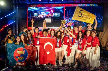 Hitit Üniversitesi’nin destek verdiği robotik takımı dünya şampiyonu oldu 