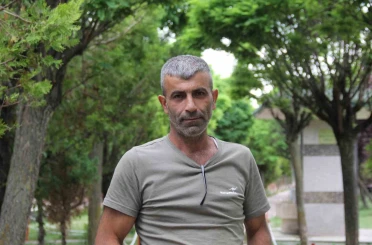 Hollanda’da yaşayan gurbetçi bulduğu Kur’an-ı Kerimleri Müslüman ailelere dağıttı 