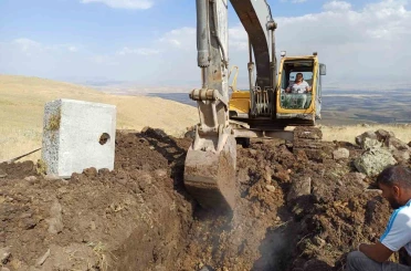Horasan’ın Mollamelik Mahallesi’nde yarım asırlık su sorunu çözüldü 
