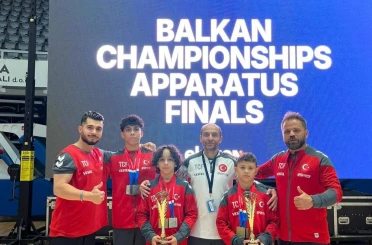 Hüseyin Emir ve Mustafa Yiğit Dur’dan madalya yağmuru 