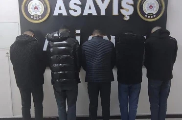 İki iş yerine silahla saldırı: 5 kişi yakalandı