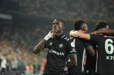 İlk yarıda 4 gol: Fenerbahçe 3-1 Konyaspor