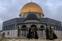 İsrail'in kapattığı Mescid-i Aksa, 41 gün sonra yeniden ibadete açıldı