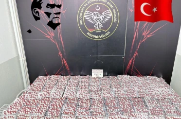 İzmir'de sentetik uyuşturucu operasyonu: 2 gözaltı