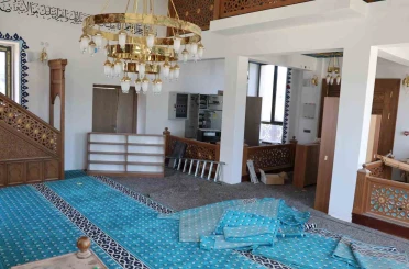 İbadete açılmadan harabeye döndü 