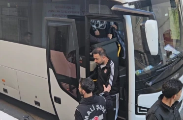 İBB’ye yönelik son dalga operasyonunda gözaltına alınan 12 kişi sağlık kontrolünden geçirildi 
