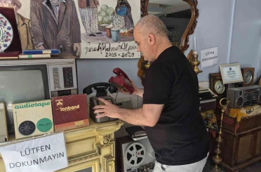 İçindeki ’ukde’ binlerce parçadan oluşan bir antika koleksiyonuna dönüştü 