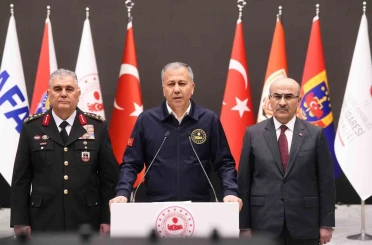 İçişleri Bakanı Ali Yerlikaya: "Yalova’da DEAŞ terör örgütü mensuplarıyla çıkan çatışmada 3 polisimiz şehit oldu, 8 polisimiz ve 1 bekçimiz yaralandı"