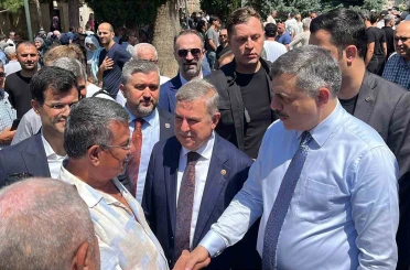 İçişleri Bakanı Çiftçi, cuma ve cenaze namazlarına katıldı 