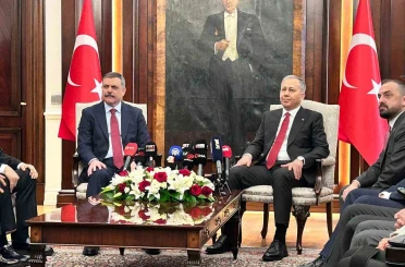 İçişleri Bakanlığında devir teslim töreni: Yeni Bakan Çiftçi, görevi Yerlikaya’dan devraldı 