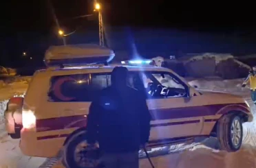 Iğdır’da karla kapanan köyde yaralanan vatandaşa ekipler ulaştı 