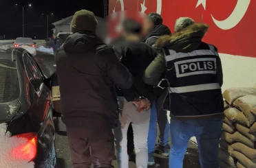 Iğdır’da kuyumcu soygununa karışan 3 zanlı adliyeye sevk edildi 