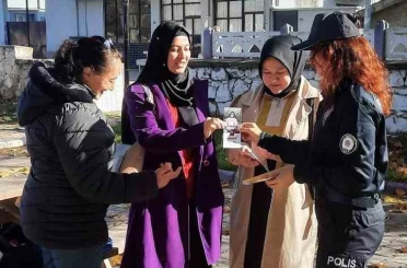 İhsaniye’de vatandaşlara kadına şiddetle mücadele anlatıldı 