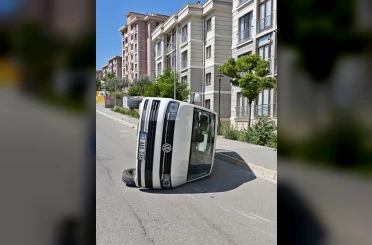 İki kamyonet çarpıştı: 6 yaralı 
