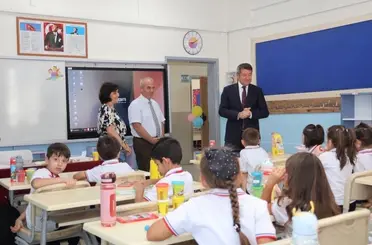 İl Müdürü Şimşek minik öğrencilerle bir araya geldi
