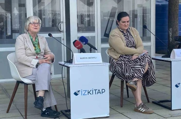 İlber Ortaylı, İzmir’de adını taşıyan kütüphane önünde anıldı 