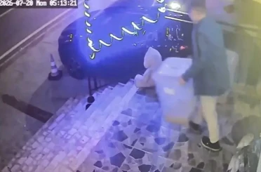 İlginç hırsızlık: Petshop önündeki mama kutusunu çaldı 
