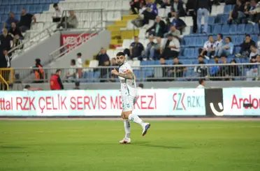 İlhan Palut’tan Adil Demirbağ’a milli takım övgüsü