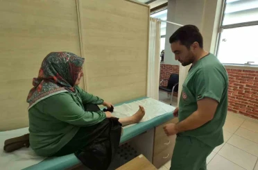 İlk ayakkabısını 51 yaşında giyebildi 