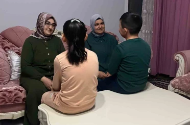 İlkokul öğrencilerinin sıra tartışmasında okula gelen baba, anne ve babaanne 2 çocuğu darp etti
