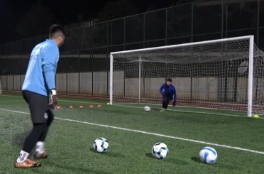 İmam ve esnaflar gençleri kötü alışkanlıklardan korumak için kulüp satın aldı 